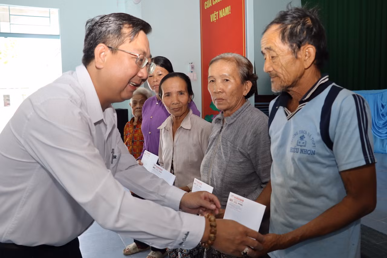 Góp thêm sắc xuân với người dân miệt vườn sông nước Đồng Tháp và Vĩnh Long -0