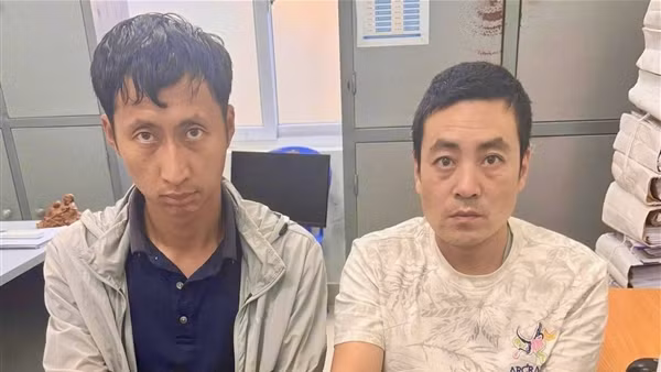 Hai người nước ngoài đột nhập nhà dân trộm vàng bạc rồi trốn lên tàu Thống Nhất