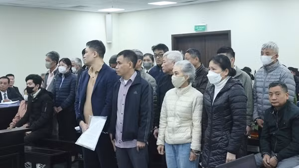 18 cựu sếp hầu tòa trong vụ nhận hối lộ hơn 71 tỷ đồng để “tuồn” thuốc vào bệnh viện