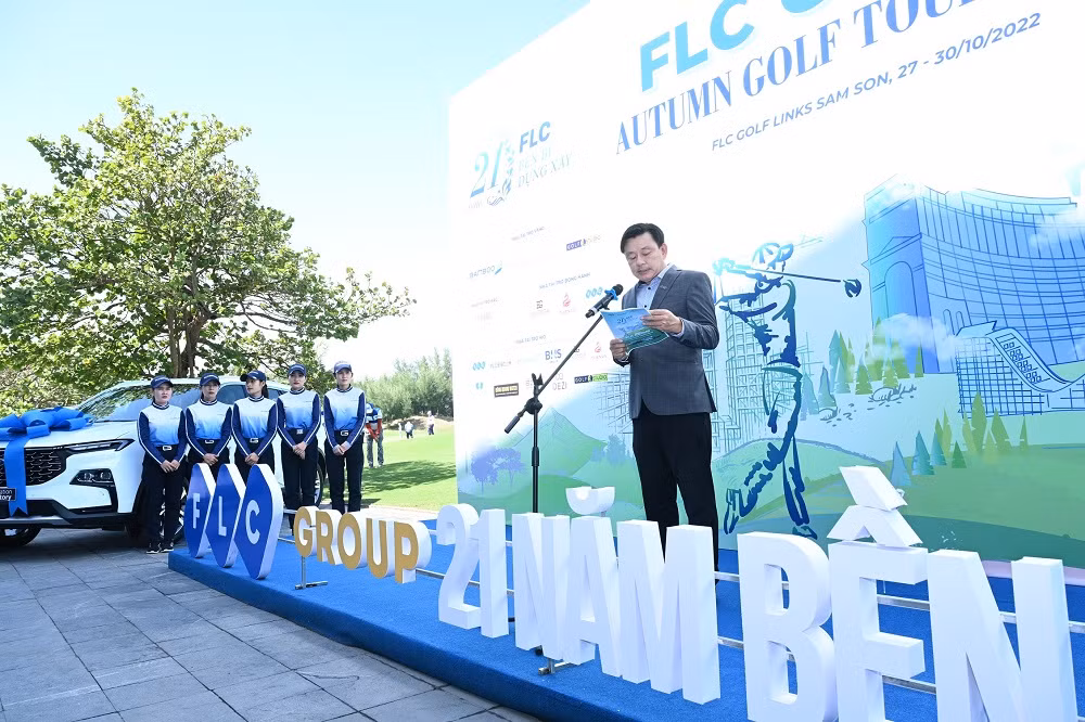Gần 1.000 golfers tham gia tranh tài tại FLC Group Autumn Golf Tournament -0