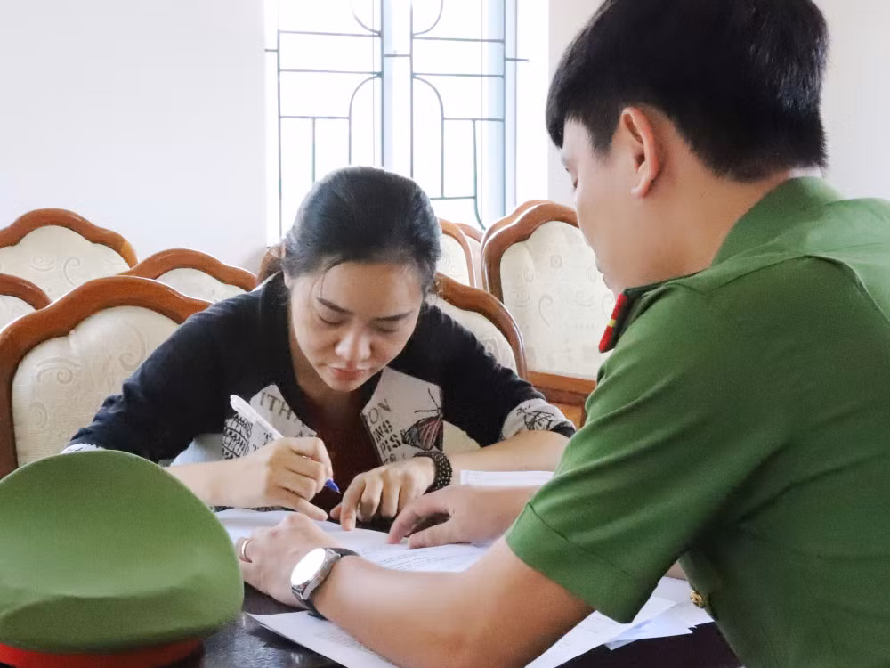 Chiêu lừa trăm tỉ của chủ cửa hàng vật liệu xây dựng -0