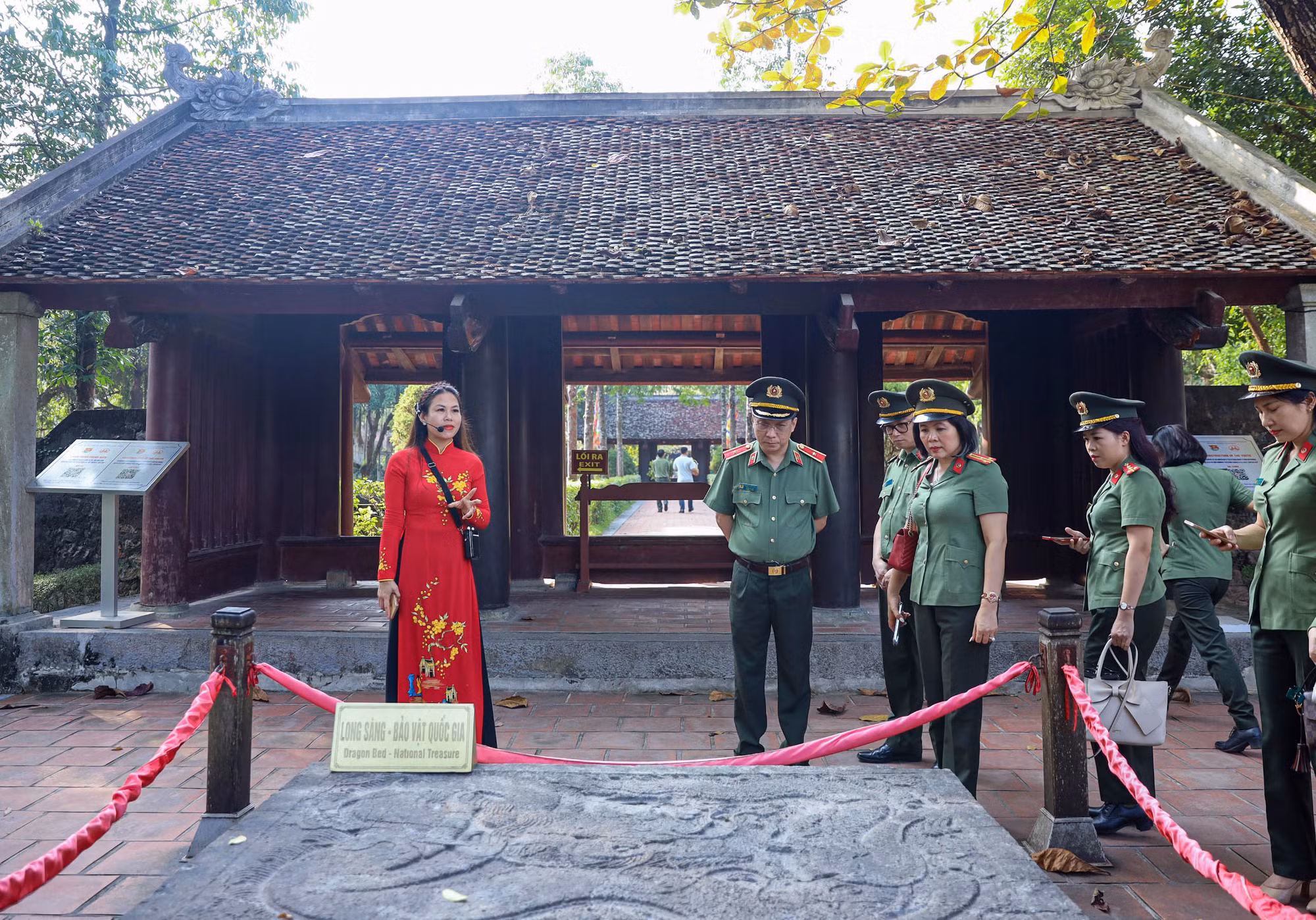 Báo CAND tổ chức chuyến sinh hoạt chính trị, “về nguồn” tại Ninh Bình -0
