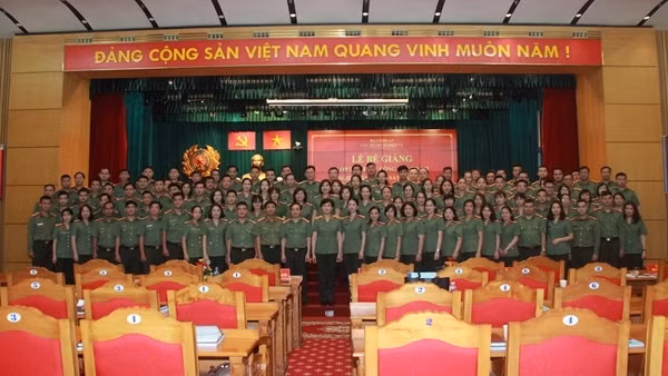 100% các học viên đạt yêu cầu cấp chứng chỉ về công tác hồ sơ nghiệp vụ Cảnh sát