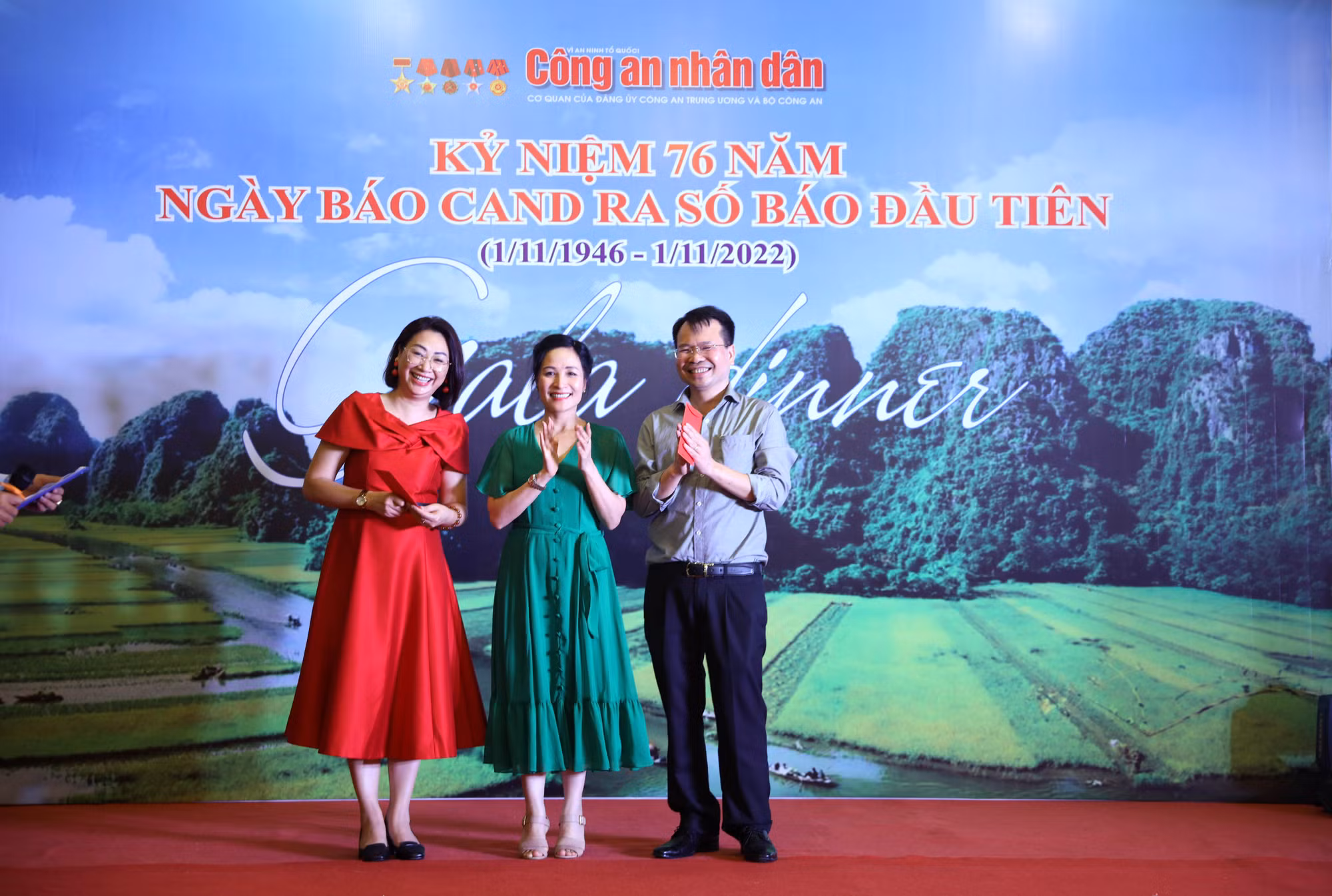 Báo CAND tổ chức chuyến sinh hoạt chính trị, “về nguồn” tại Ninh Bình -2
