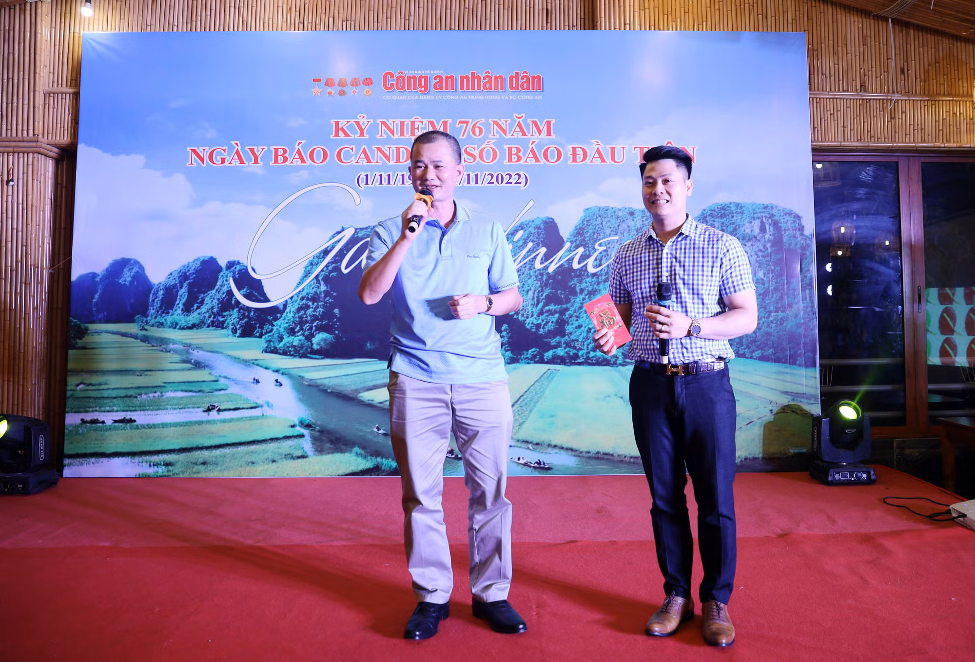 Báo CAND tổ chức chuyến sinh hoạt chính trị, “về nguồn” tại Ninh Bình -1