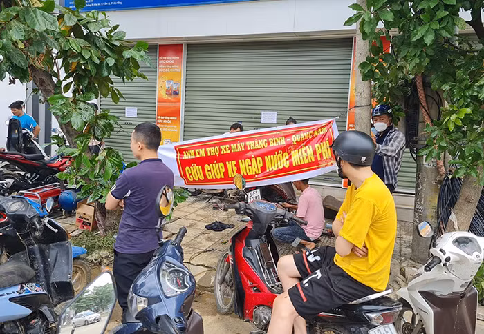 Đà Nẵng - tình người sau mưa lũ -0