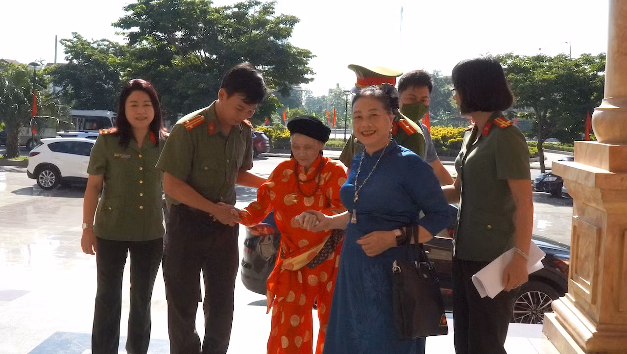 Nhiều hoạt động tri ân Mẹ Việt Nam anh hùng, thương, bệnh binh, gia đình chính sách trên địa bàn tỉnh Hưng Yên -0
