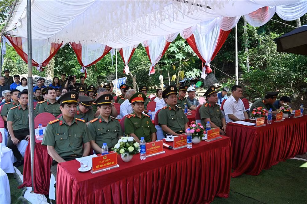 Bộ Công an khởi công xây nhà tặng hội viên Cựu CAND trên toàn quốc có hoàn cảnh khó khăn -0