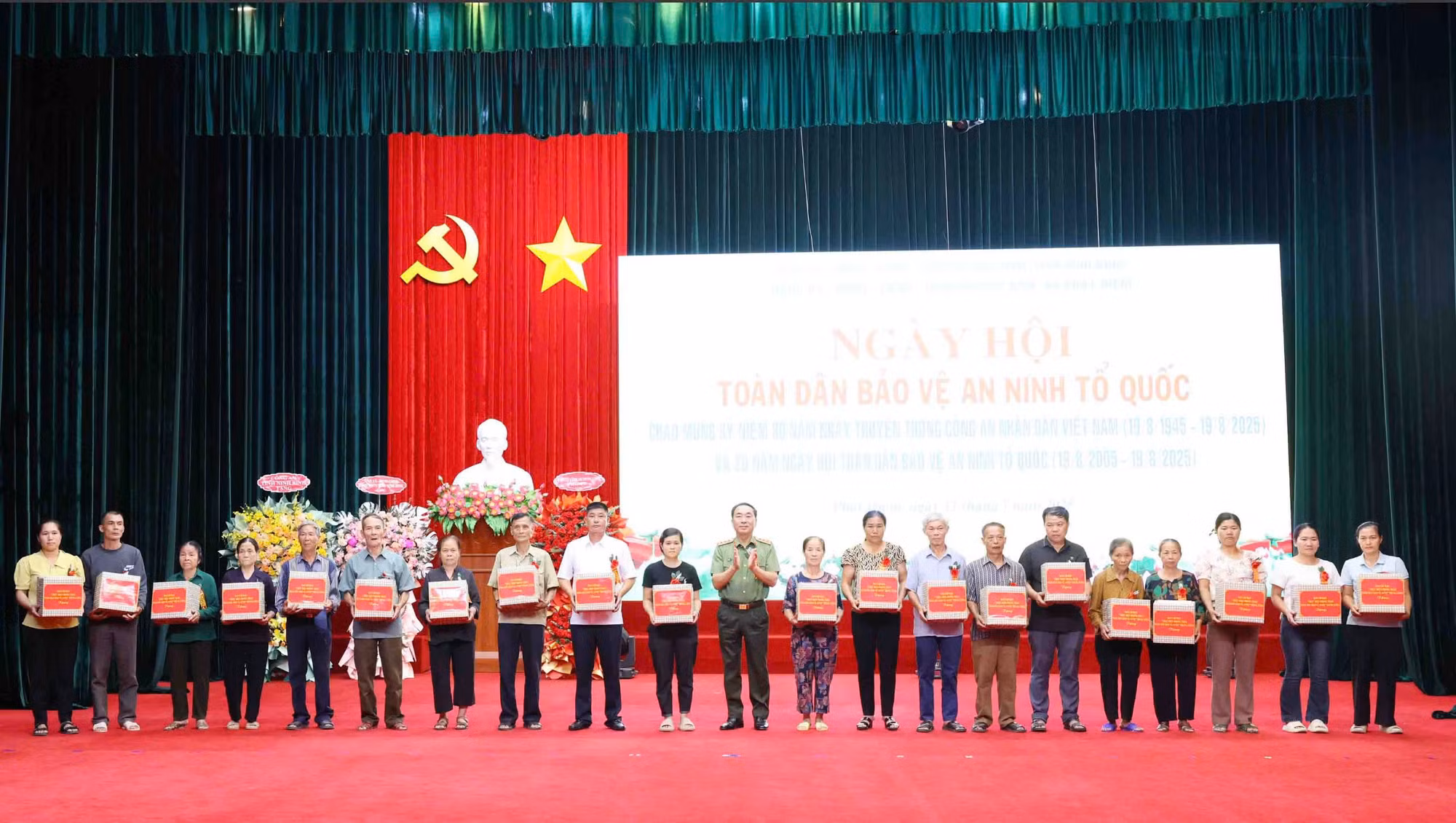 Chất lượng phong trào toàn dân bảo vệ ANTQ ở Nình Bình được nâng lên, đi vào chiều sâu -0