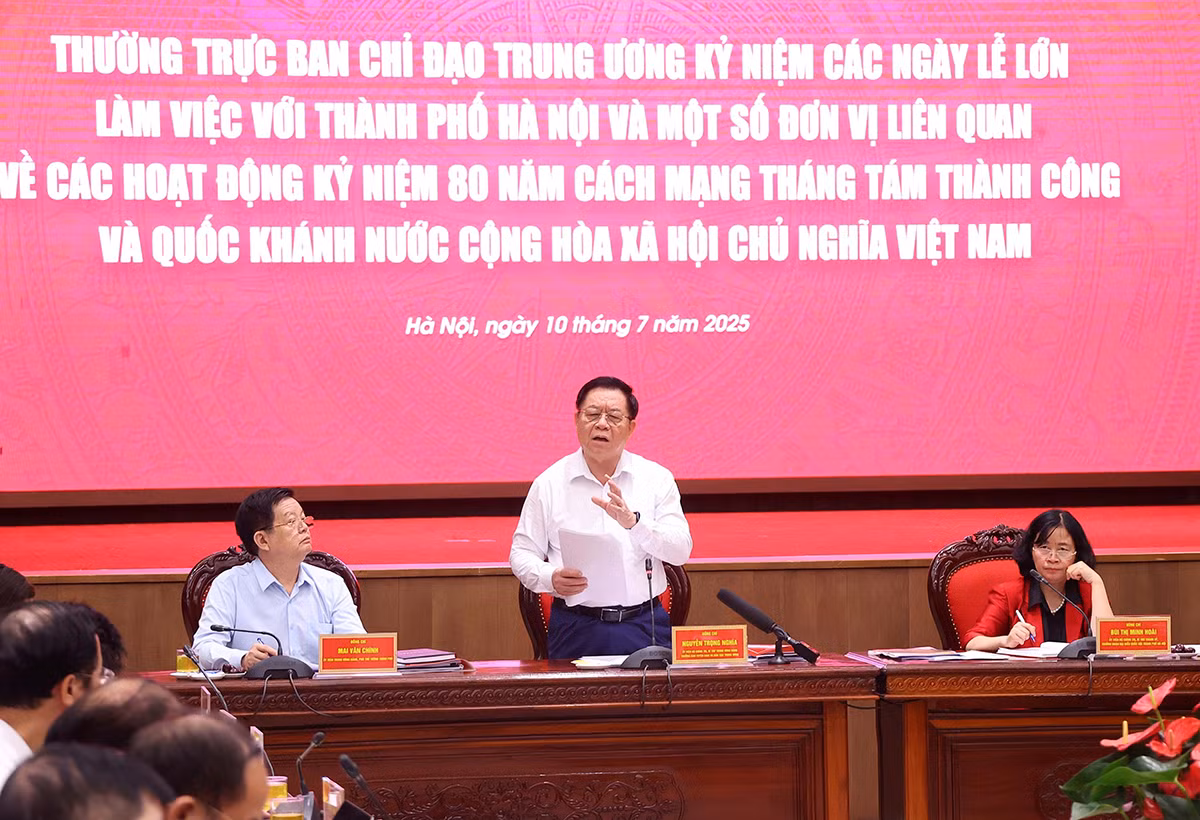 vna_potal_thuong_truc_bcd_trung_uong_ky_niem_cac_ngay_le_lon_lam_viec_voi_thanh_pho_ha_noi__8141290.jpg -0