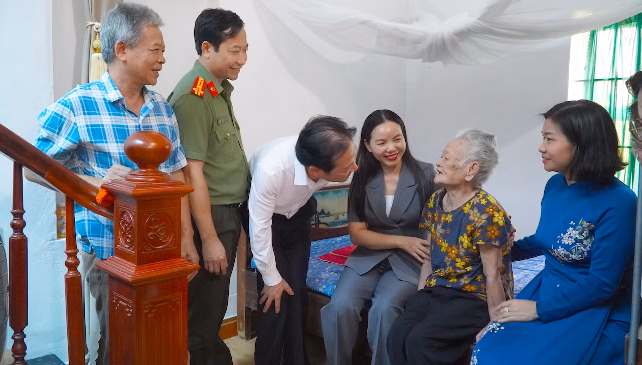 Nhiều hoạt động tri ân Mẹ Việt Nam anh hùng, thương, bệnh binh, gia đình chính sách trên địa bàn tỉnh Hưng Yên -1