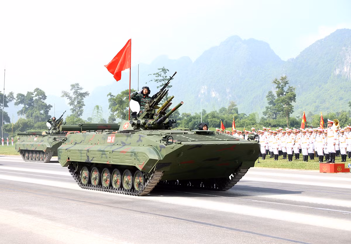 Loạt phương tiện đặc chủng của Công an, Quân đội diễu hành A80 -2