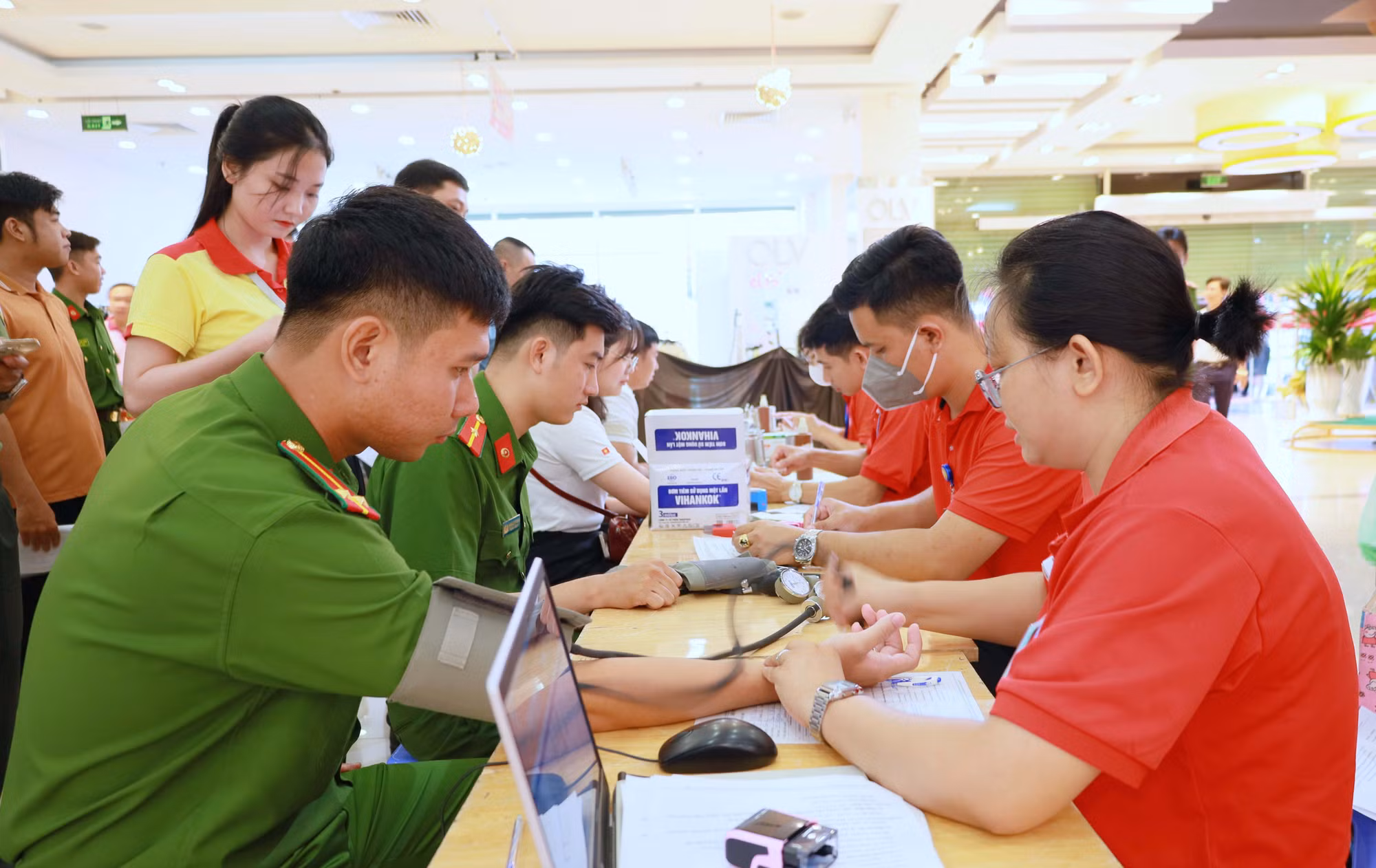Công an tỉnh Cà Mau tham gia hiến máu nhân đạo -1