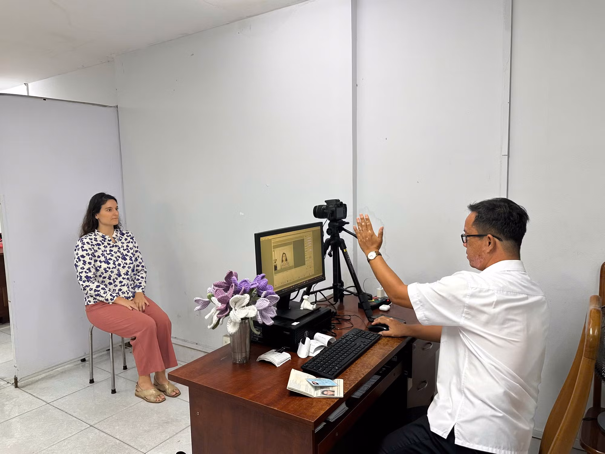 Cấp định danh điện tử cho người nước ngoài “hết việc chứ không chỉ hết giờ” -0