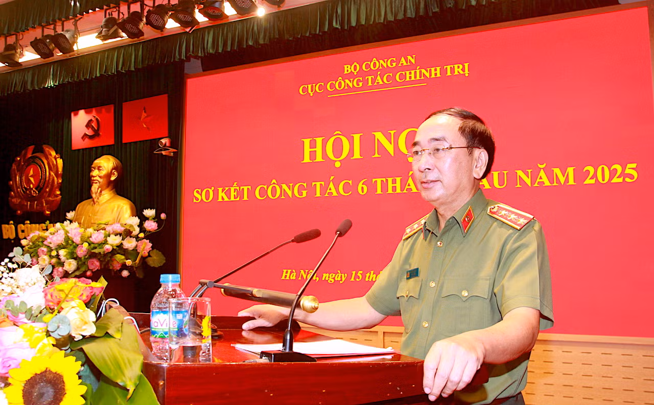 Phát huy vai trò của công tác chính trị -0