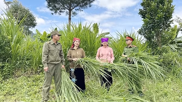 “Cánh tay nối dài” góp phần giữ bình yên bản làng