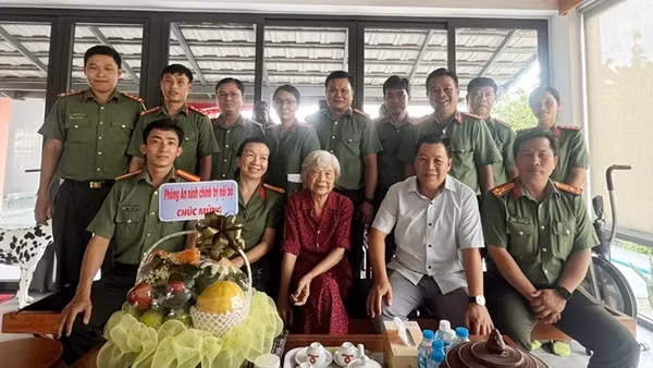Tăng cường bảo vệ an ninh chính trị nội bộ, góp phần bảo đảm thành công Đại hội Đảng các cấp