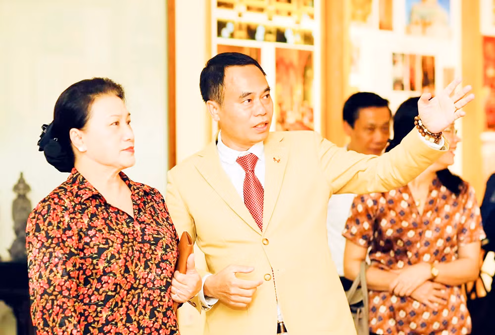 Trầm Hương Các -0