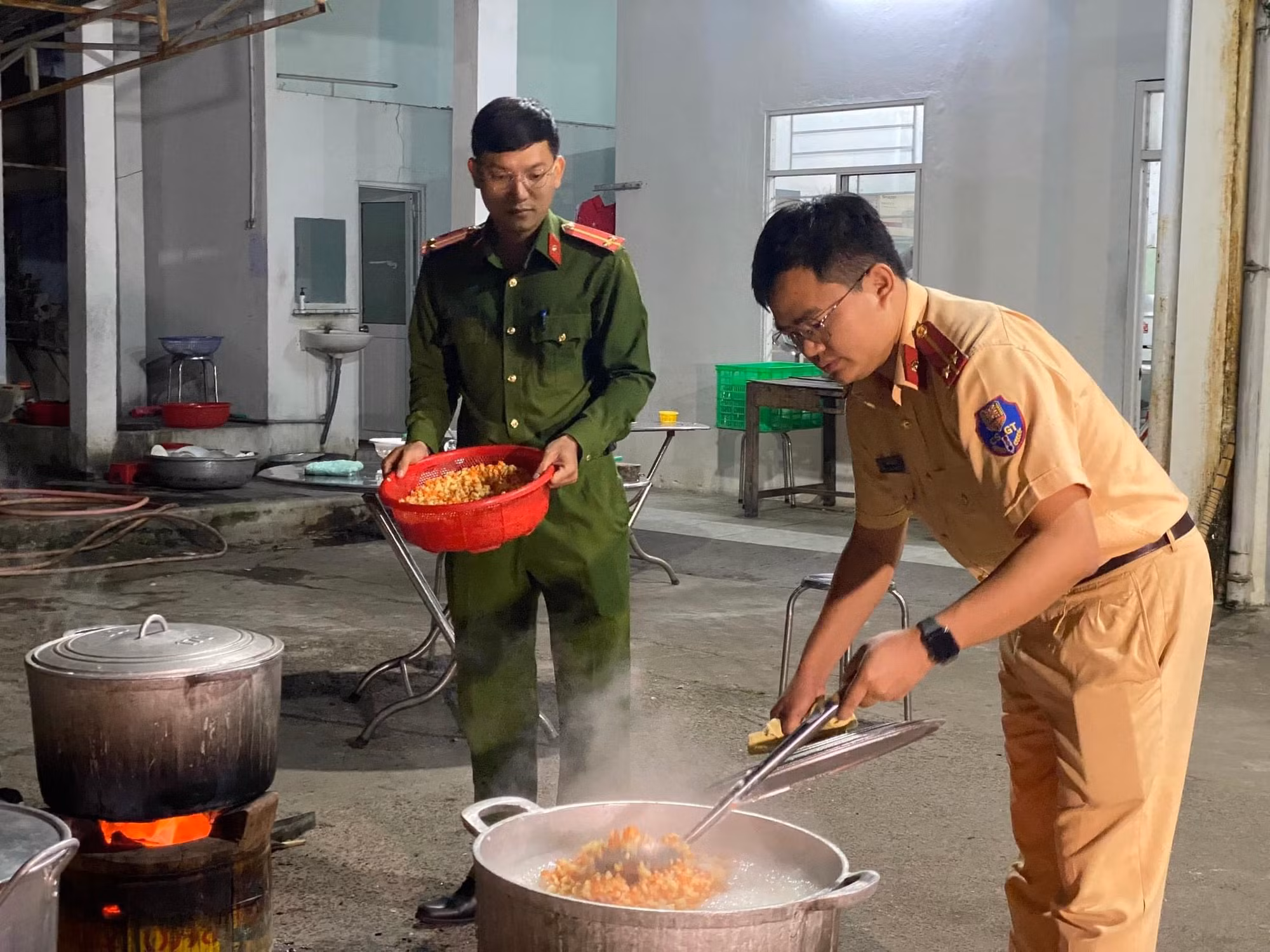 Nghĩa cử cao đẹp từ “Bếp ăn tình thương” của tuổi trẻ Công an TP Phan Rang - Tháp Chàm -0
