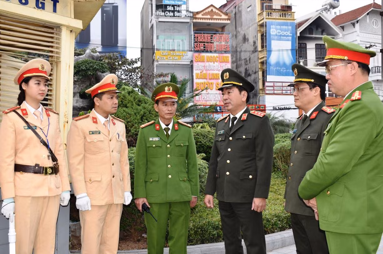 Thứ trưởng Trần Quốc Tỏ kiểm tra, chúc Tết tại Ninh Bình -1