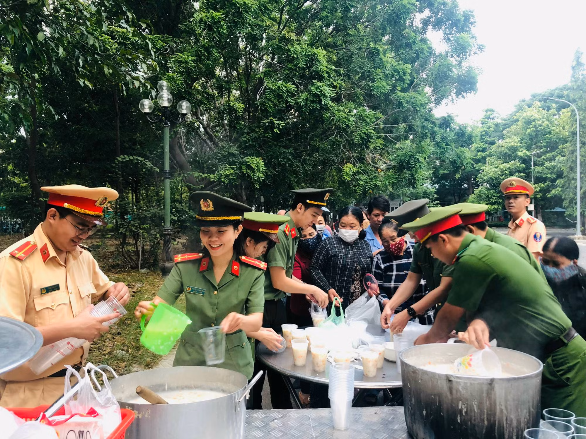 Nghĩa cử cao đẹp từ “Bếp ăn tình thương” của tuổi trẻ Công an TP Phan Rang - Tháp Chàm -0
