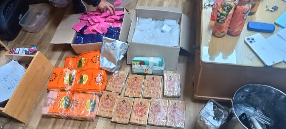 Cặp vợ chồng hờ điều hành đường dây mua bán hơn 16 kg ma tuý các loại như thế nào? -1