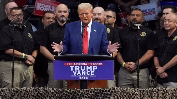 Ông Trump có thể sử dụng quân đội để trục xuất hàng loạt người nhập cư