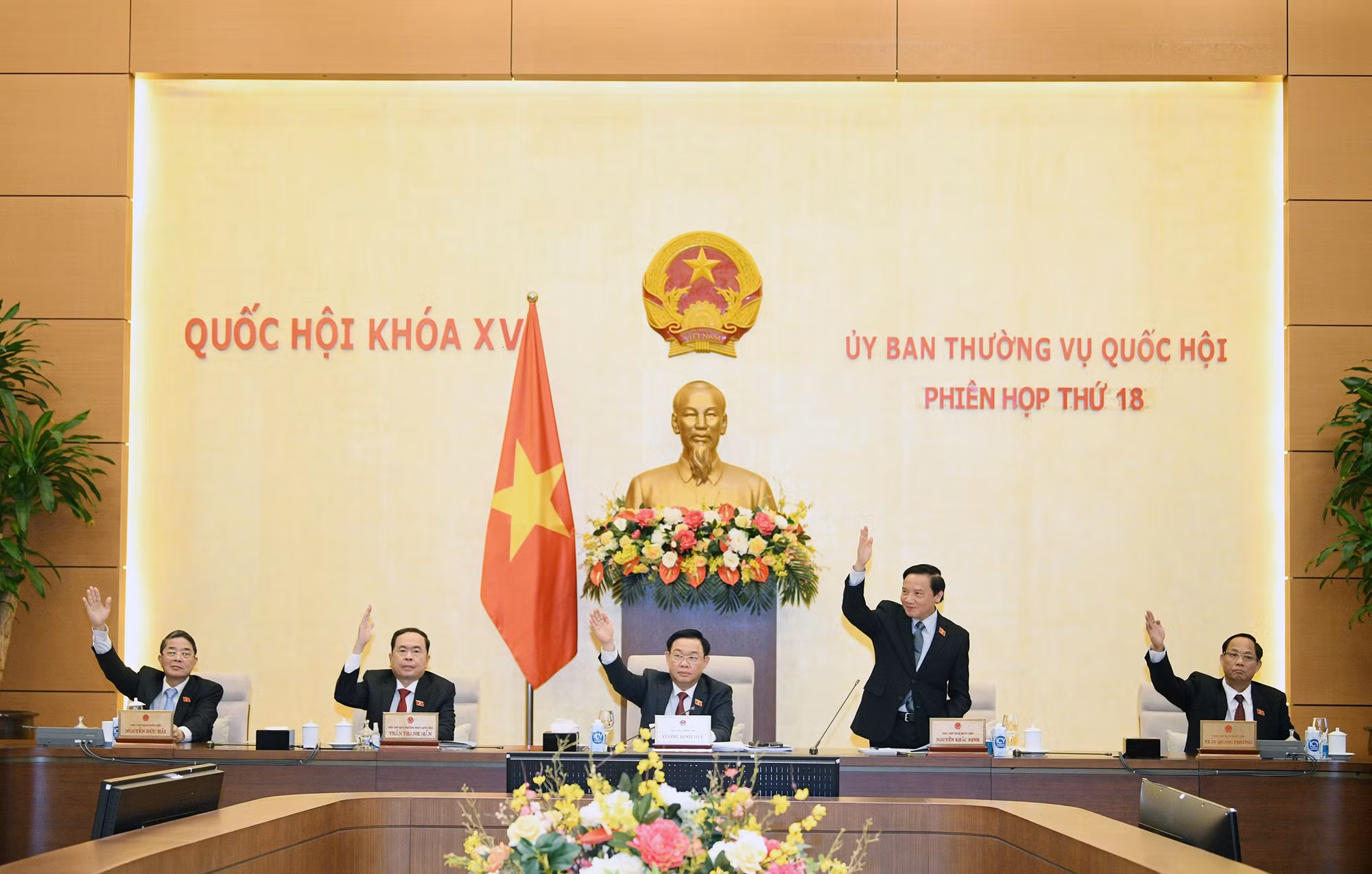 Giữ nguyên việc chỉ định Luật sư bảo vệ quyền và lợi ích hợp pháp cho người chưa thành niên -0