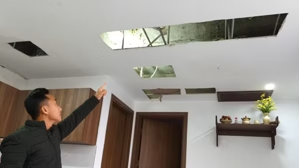 Chung cư vừa đưa vào sử dụng đã nứt trần, thấm dột
