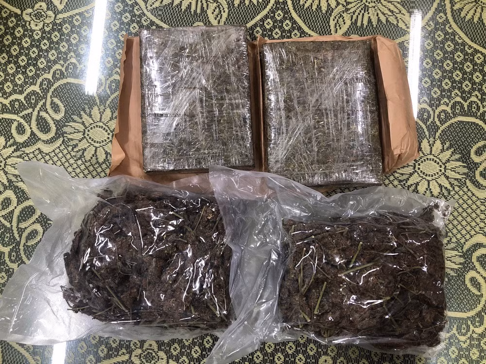 Mua 4kg cần sa bán cho con nghiện để kiếm lời -0