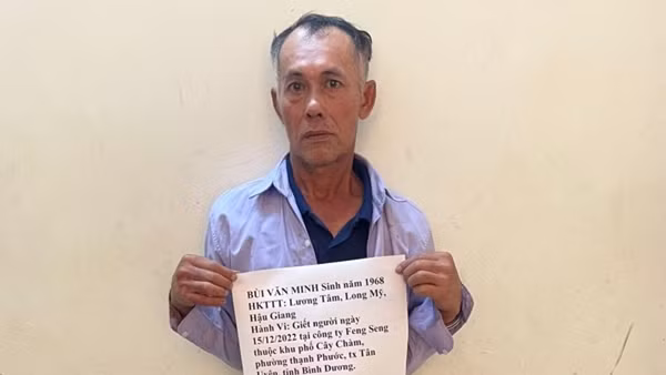 Mâu thuẫn tình "tay ba", đâm hai người thương vong