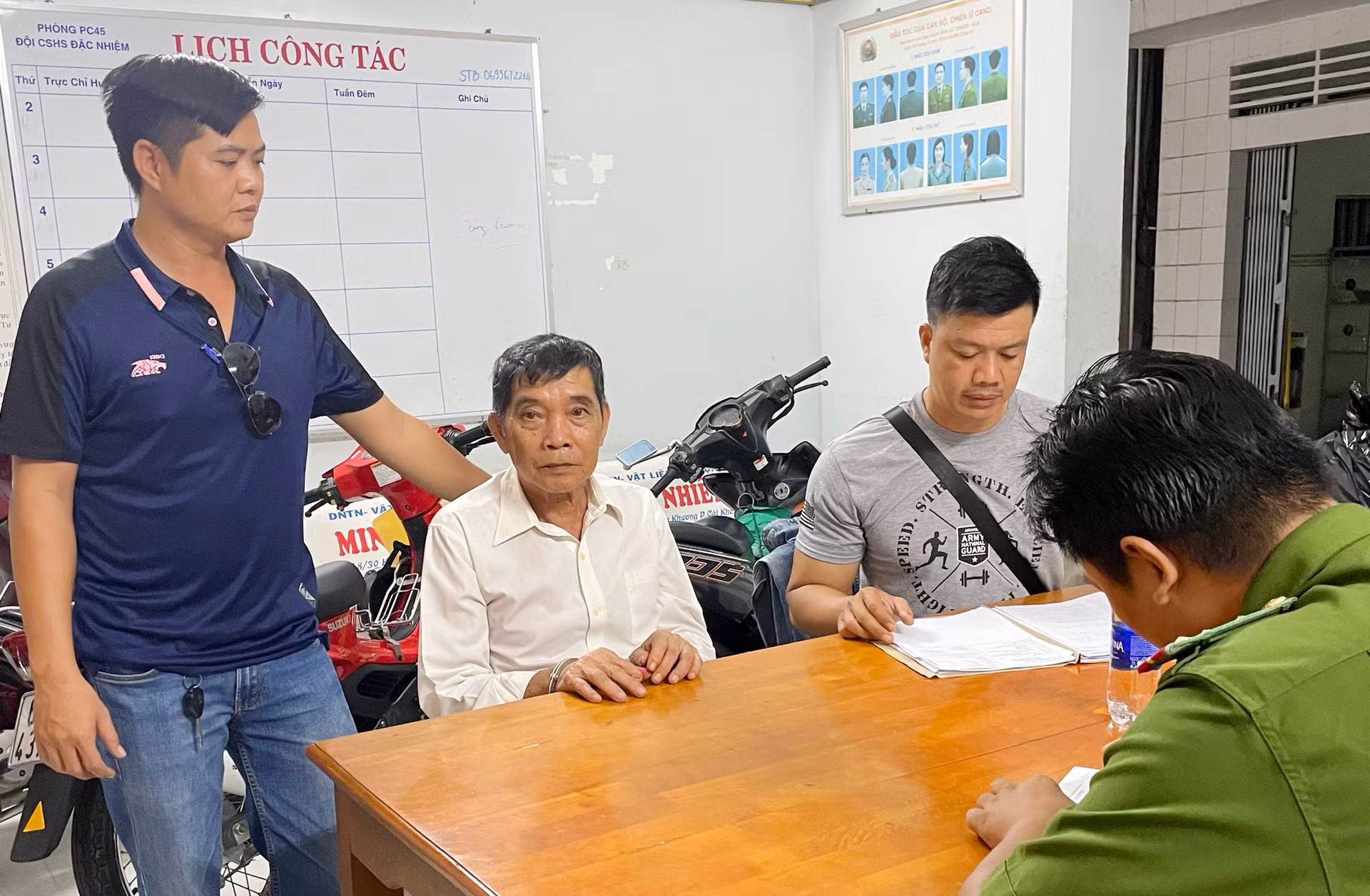 Công an TP Cần Thơ bắt đối tượng trốn truy nã 42 năm -0