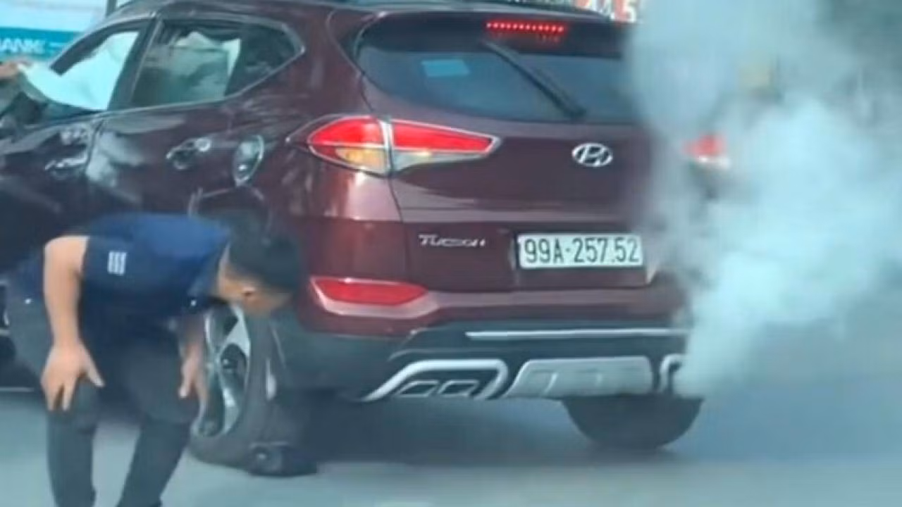 Người đàn ông cụt chân lái xe gây tai nạn không có giấy phép lái xe -0