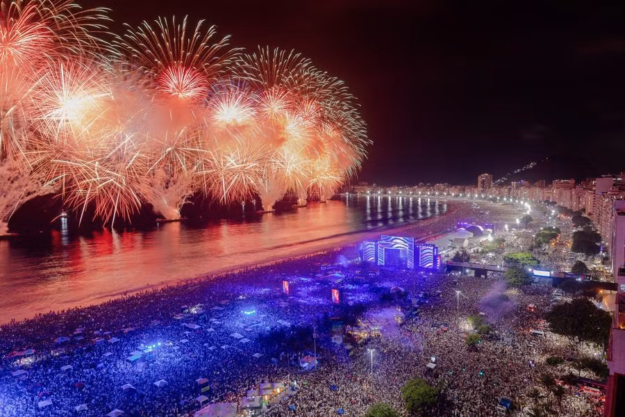 Thế giới trang hoàng đón chào năm mới 2026 -0