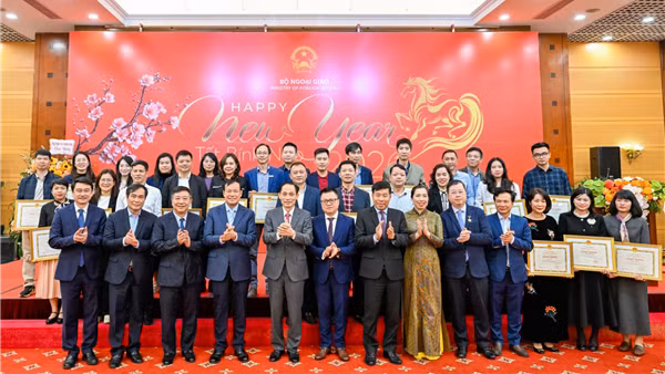 Tri ân đóng góp của đội ngũ báo chí trong công tác thông tin, tuyên truyền đối ngoại