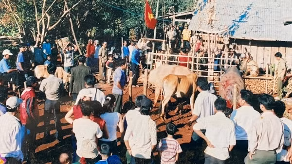 Bài trừ hủ tục lạc hậu trong vùng đồng bào dân tộc thiểu số