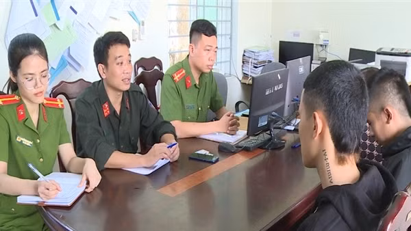 Xử lý 16 thanh, thiếu niên “náo loạn” đường phố