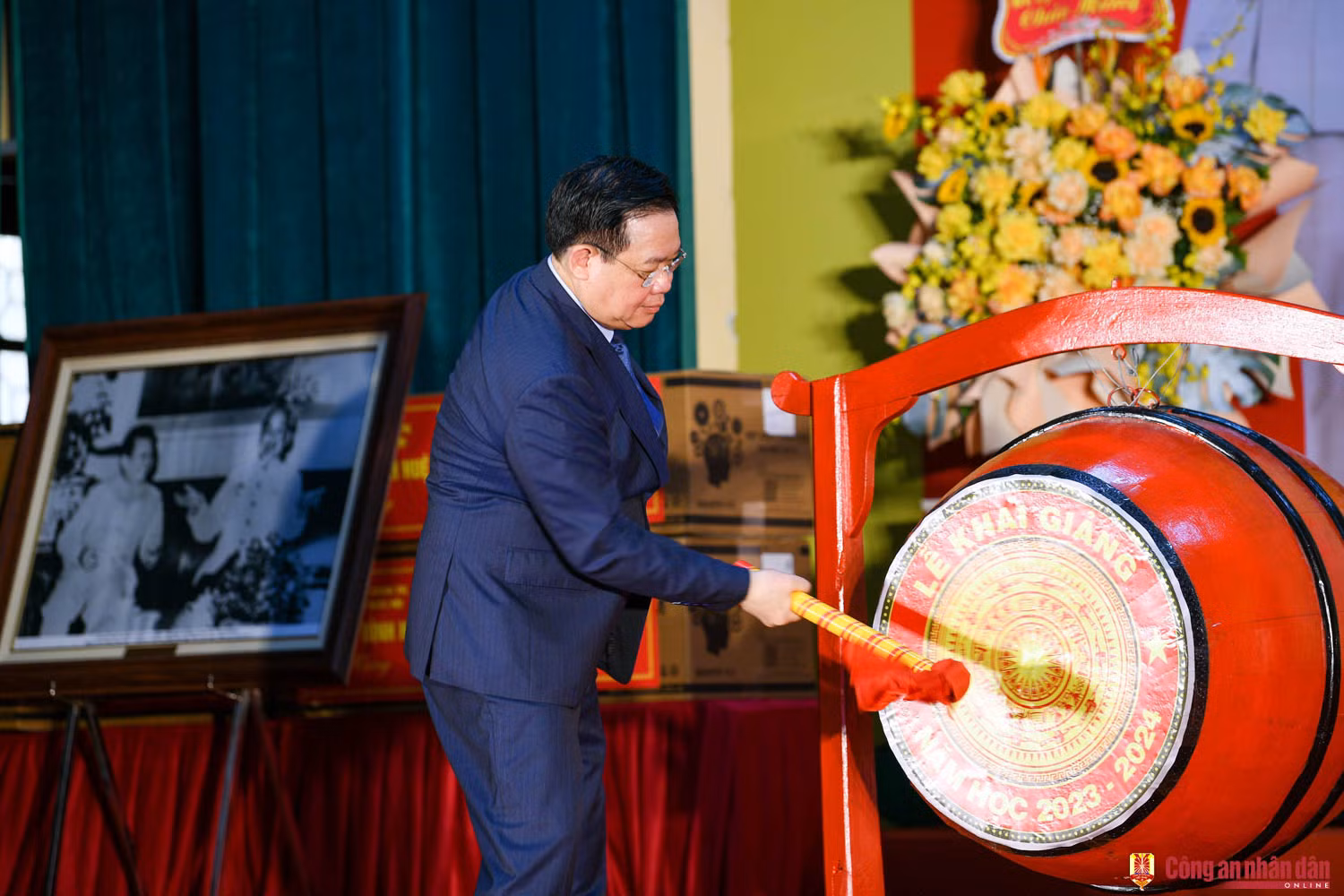 Chủ tịch Quốc hội Vương Đình Huệ dự lễ khai giảng tại Trường Hữu nghị T78 -0