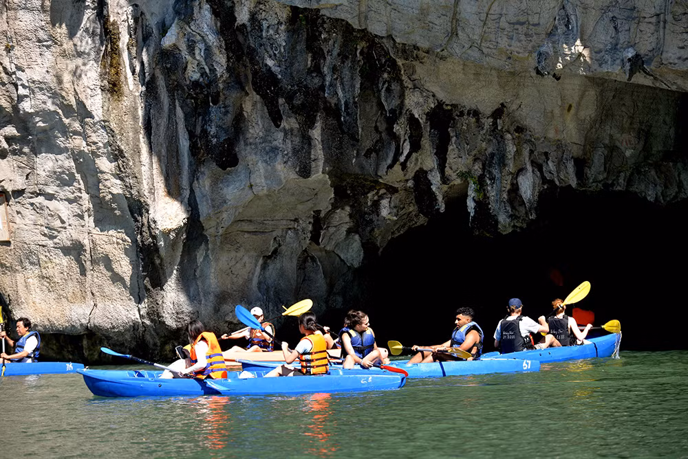 vna_potal_quang_ninh_can_tang_cuong_quan_ly_dich_vu_cheo_thuyen_kayak_va_thuyen_cheo_tay_tren_vinh_ha_long__6409612.jpg -0