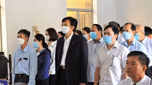 Nguyên giám đốc Sở Y tế Đắk Lắk cùng 15 cấp dưới hầu toà