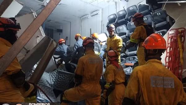 Quan chức Brazil thoát chết trong vụ sập nhà kho