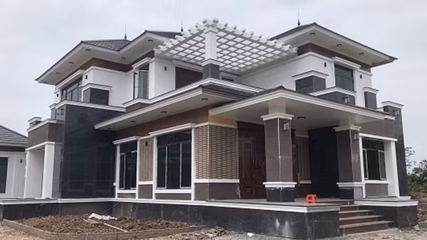 Cưỡng chế quần thể “biệt phủ” xây dựng trái phép trên đất nông trường