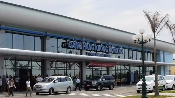 Du lịch vào vụ, "biển" người, xe chen lấn ở Nội Bài ảnh 11