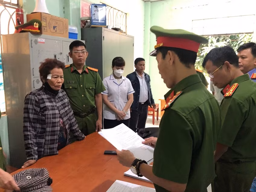 Mê mẩn với "cổ vật đồng đen", bị lừa 3,2 tỷ đồng