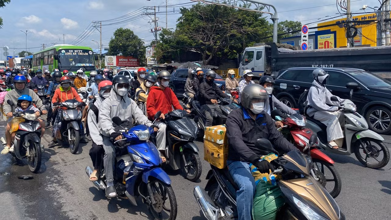 Giao thông TP Hồ Chí Minh tăng nhiệt trong ngày cuối kỳ nghỉ lễ -0