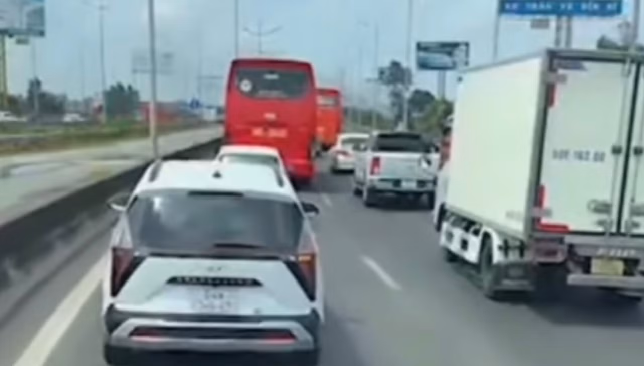 Giao thông TP Hồ Chí Minh tăng nhiệt trong ngày cuối kỳ nghỉ lễ -0