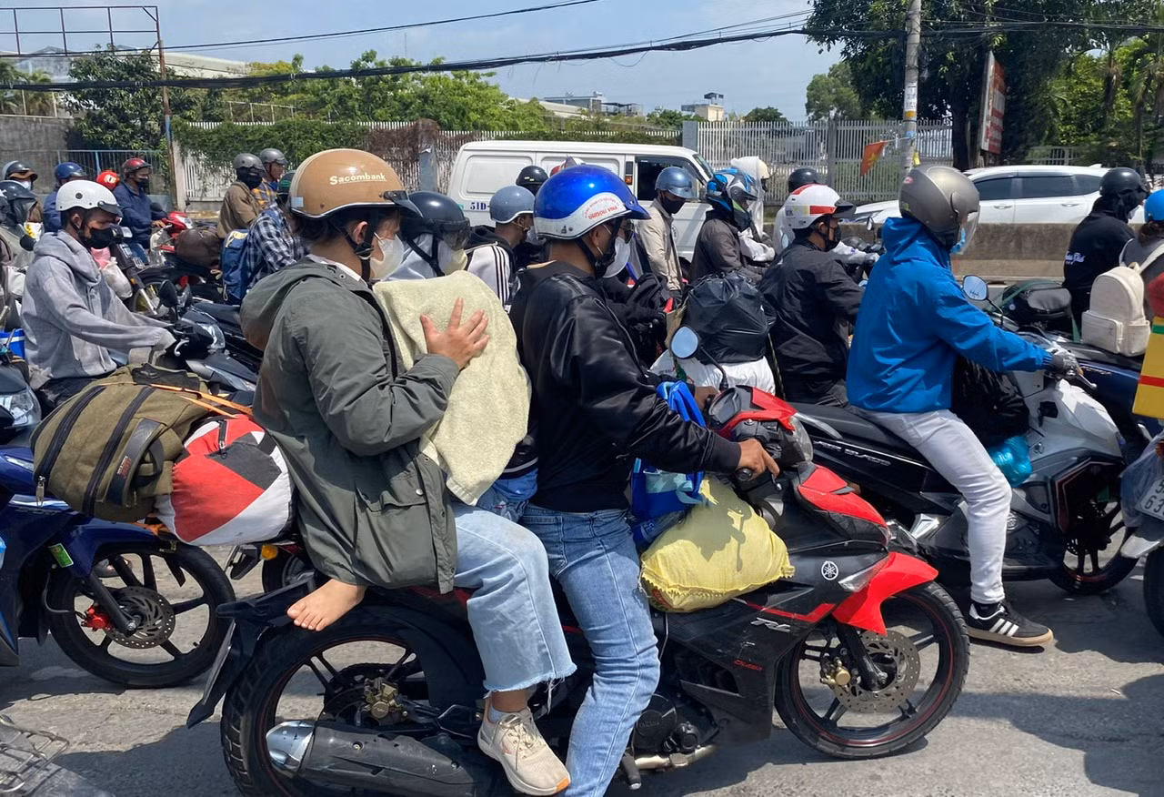 Giao thông TP Hồ Chí Minh tăng nhiệt trong ngày cuối kỳ nghỉ lễ -1