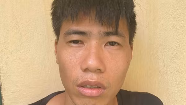 Đập cửa kính 7 xe ô tô để trộm cắp tài sản