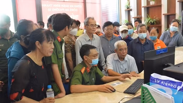 Trải nghiệm các mô hình điểm về sử dụng dịch vụ công ở TP Hồ Chí Minh