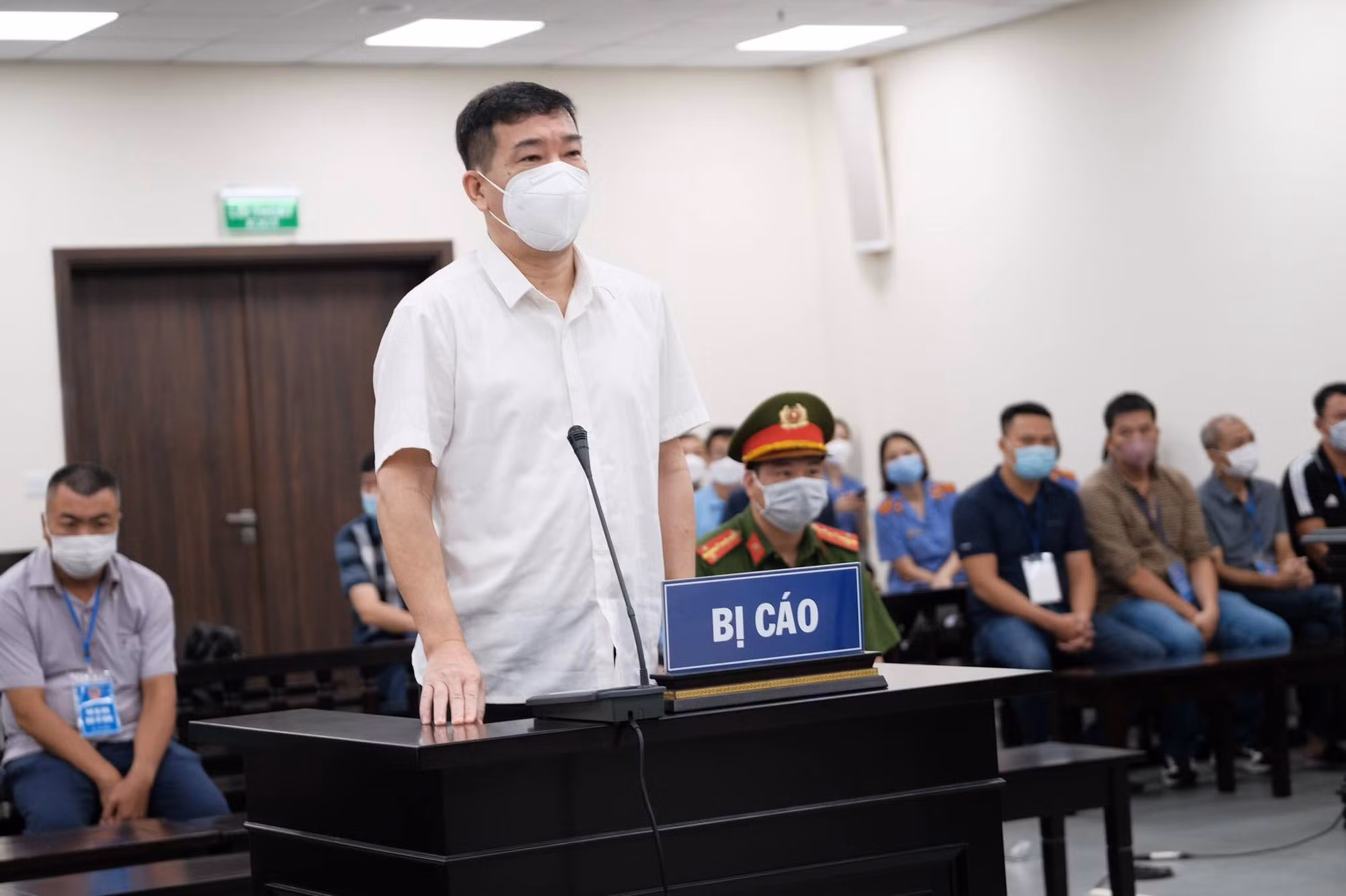 Cựu Trưởng Công an quận Tây Hồ bị đề nghị từ 9-10 năm tù về tội nhận hối lộ -1